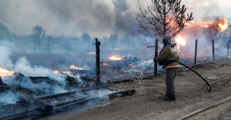 Fire at dacha community in south Krasonyarsk Territory, Russia