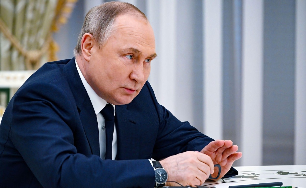 Putin a ordonat sancțiuni împotriva Occidentului. Rusia va interzice exportul de produse şi materii prime