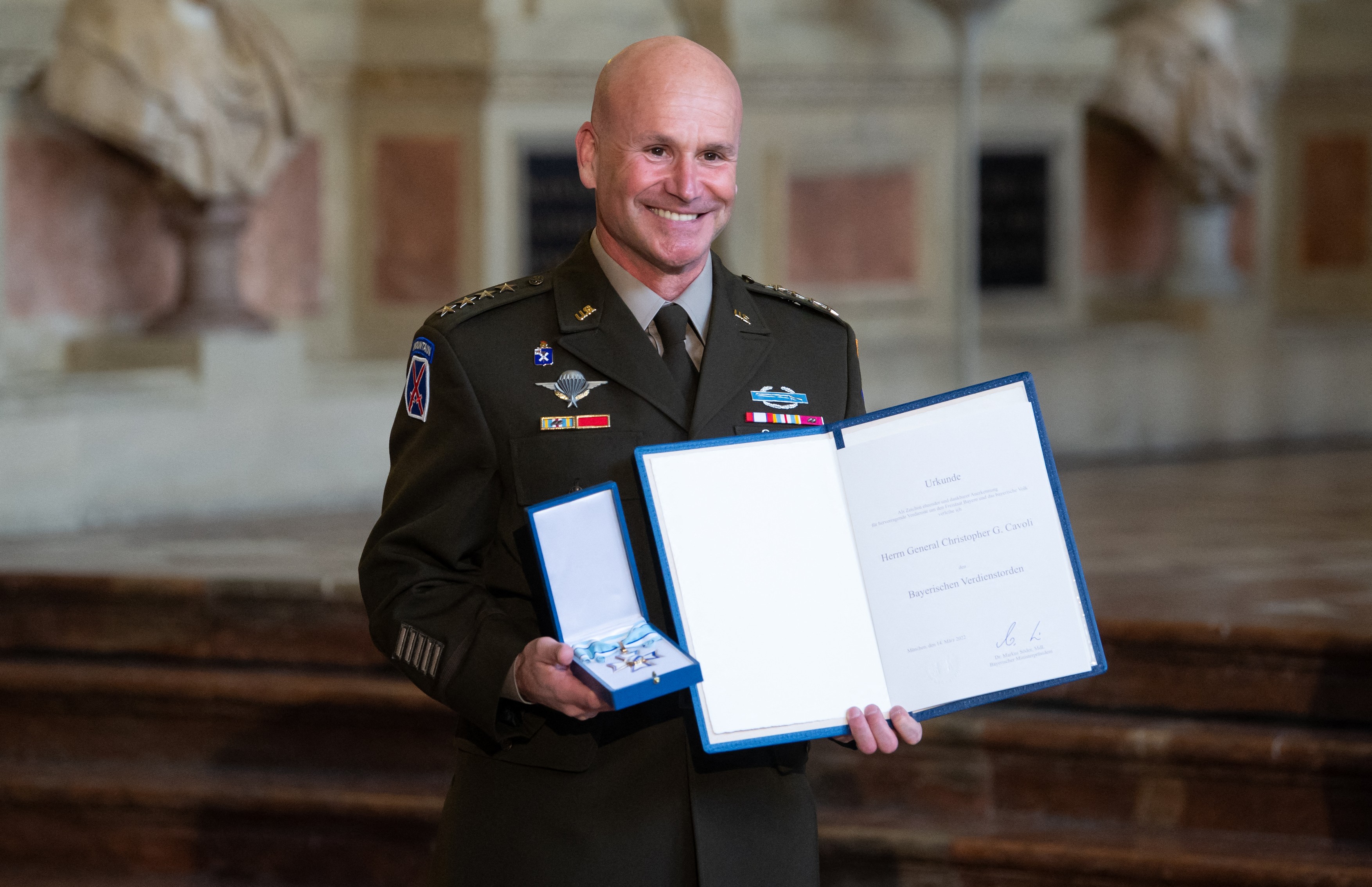 Forțele NATO din Europa au un nou comandant: generalul american Christopher Cavoli