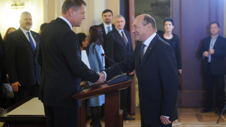 Klaus Iohannis si Traian Basescu la ceremonia de investire de la CCR - presidency-2.ro