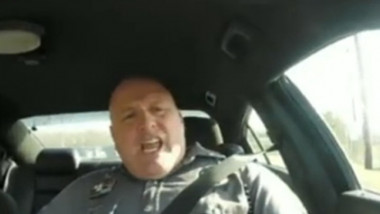 politist karaoke