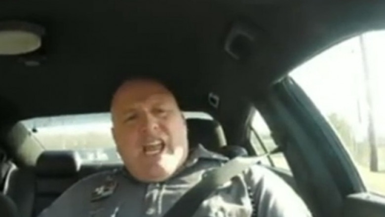 politist karaoke