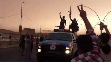 Militanti parada Statul Islamic Mosul-AFP Mediafax Foto-- 1