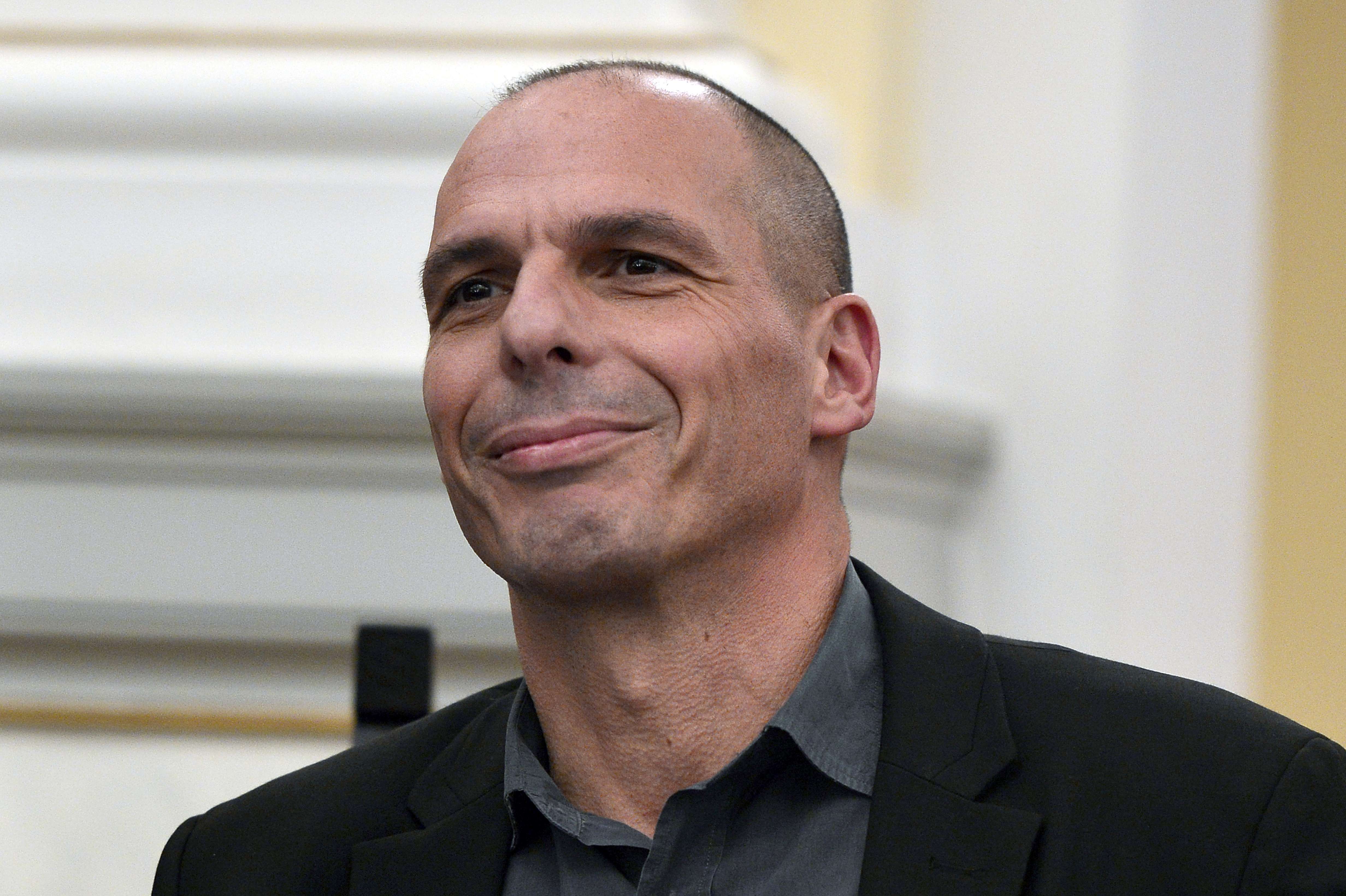 Yanis Varoufakis, celebrul fost ministru de finanțe al Greciei, convocat de poliția antidrog: „Sunt acuzat de sprijinirea narco-mafiei”