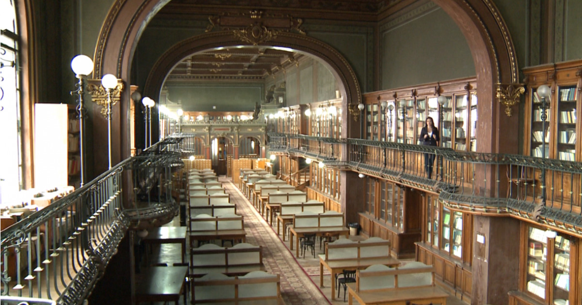 Supple Continent carpet VIDEO. Cea mai frumoasă bibliotecă din lume, la Universitatea Gh. Asachi  din Iaşi | Digi24