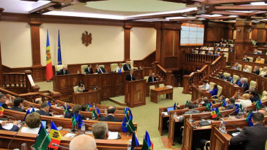 parlament chisinau republica moldova - iurie leanca fb-1