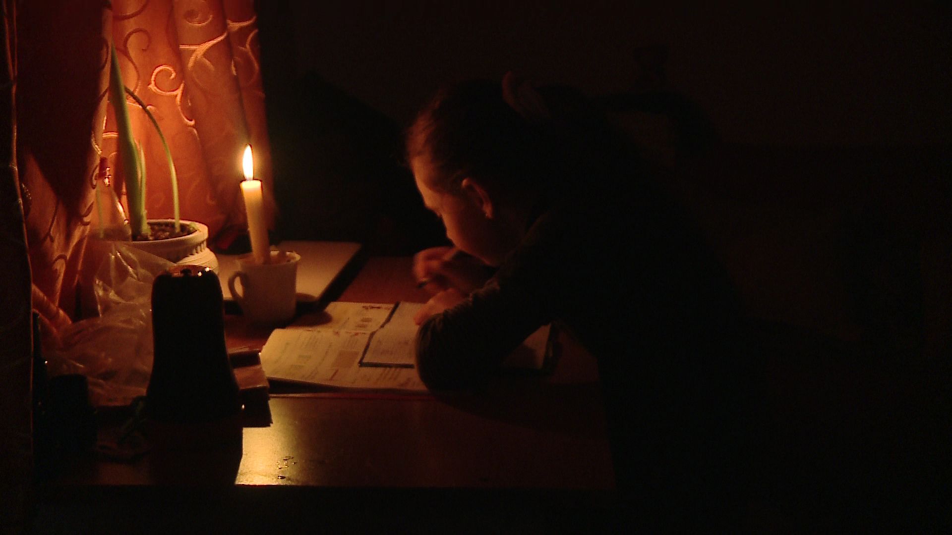 Raportul Palatului Cotroceni privind clima vrea să asigure „dreptul la energie”: Toți românii să aibă acces la curent și căldură
