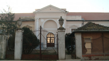 castel exterior