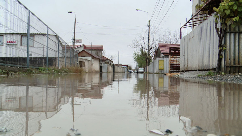 strada inundata