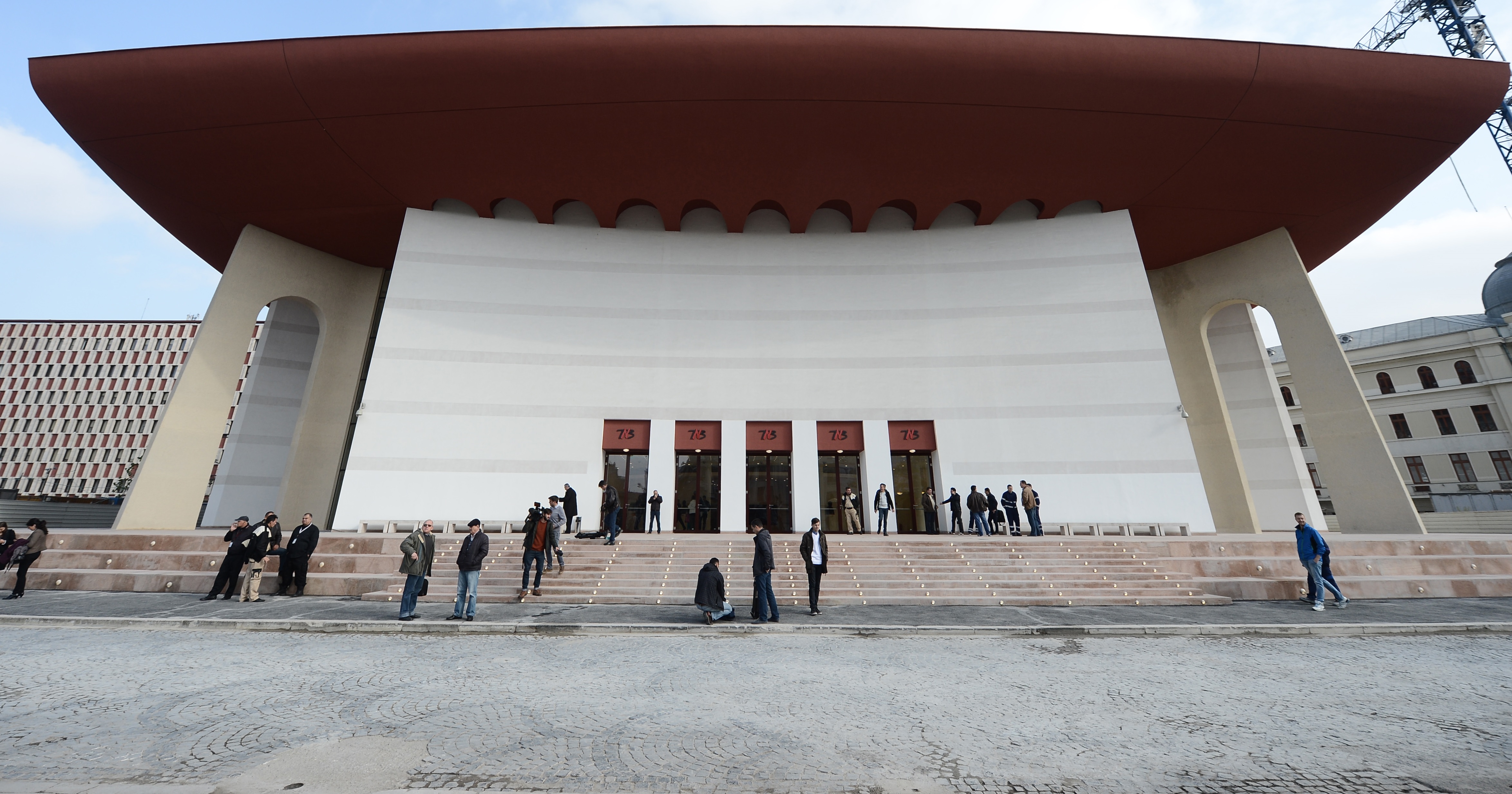 Actorii protestează în fața TNB față de impunerea de către Ministerul Culturii a unor rapoarte zilnice de activitate