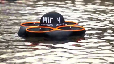 drona plutitoare