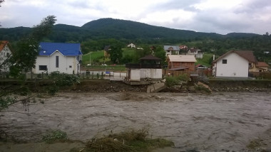 inundatii vladesti valcea iulie 2014 - sorin nicu telespectatori digi24 3