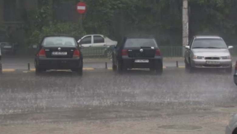 masini parcare ploaie ploi - captura