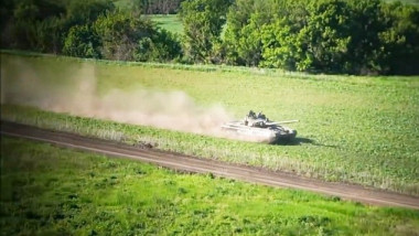 intrecere tancuri rusesc ucrainean