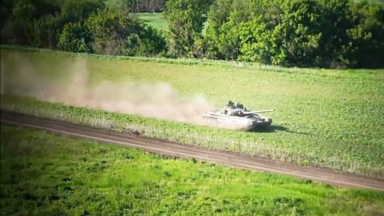 intrecere tancuri rusesc ucrainean