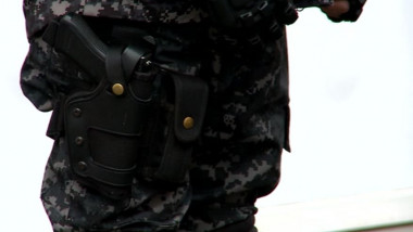 politist special pistol - captura digi24