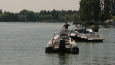 barci pe lac