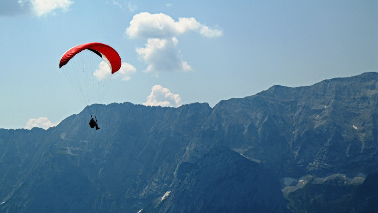 Paraglider vor Wettersteingebirge