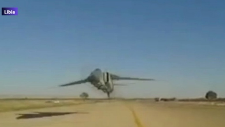 pilot libian acrobatie captura 07-07-2015