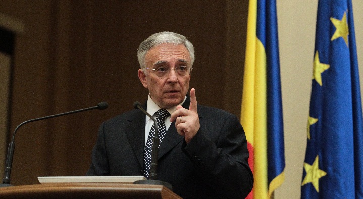 „România nu are nevoie de noi taxe”. Guvernatorul BNR avertizează că reducerile de impozite ar afecta credibilitatea țării