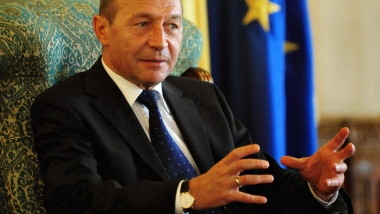 BASESCU IESE LA RAMPA