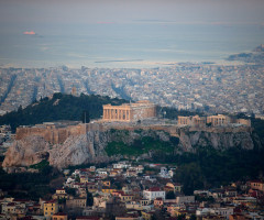 Ședință la nivel înalt în Grecia unde crește numărul turiștilor străini infectați. Experții se tem că țara s-ar putea închide