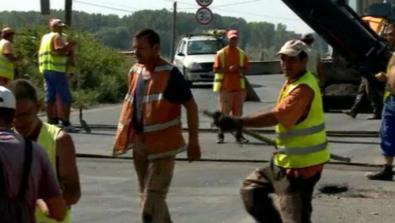 muncitori drum sosea - captura tv - 24 iulie 2015