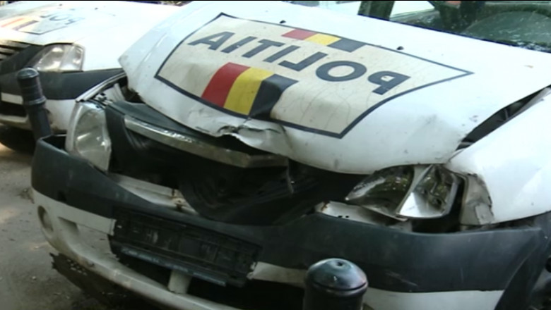masina politie lovita - captura tv - 31 iulie 2015