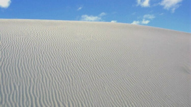 DESERT white-sands-national-monument WIKIMEDIA