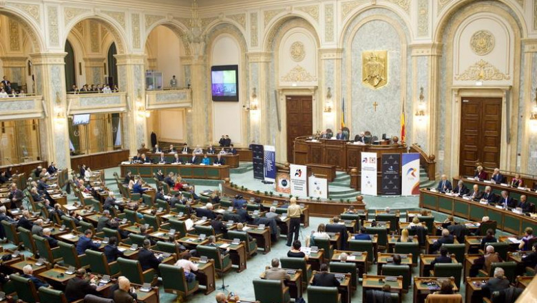 senatul romaniei sedinta foto facebook tariceanu 19 08 2015-2