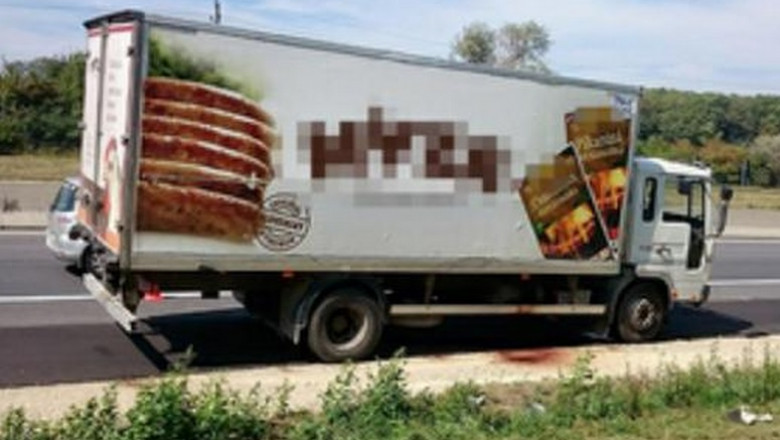camion abandonat refugiati foto twitter-2