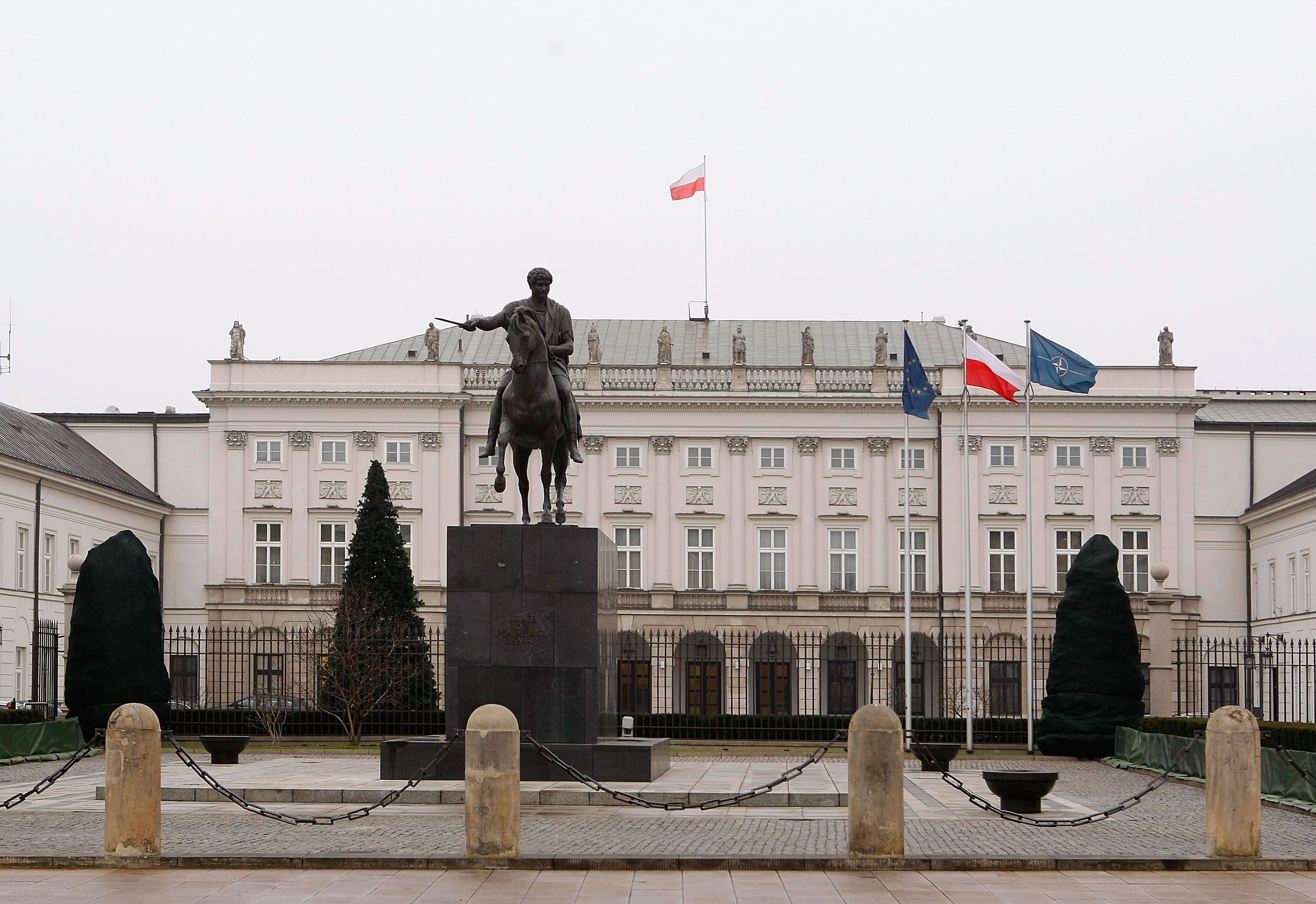 Polonia acuză Rusia de „încercare de amestec fără precedent în alegerile prezidențiale”