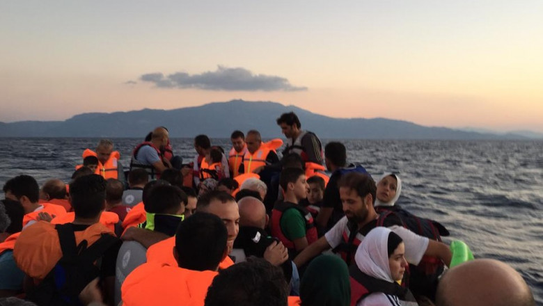 reporter migranti pe barca foto franck genauzeau twitter