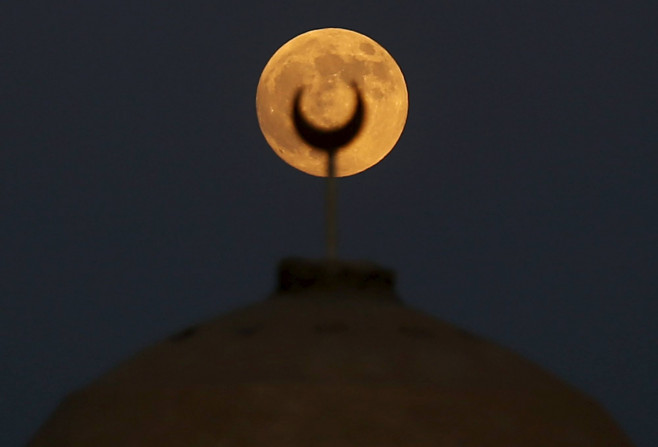 superluna cairo egipt - cctv via nasa
