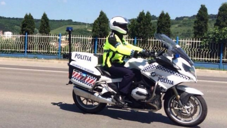 politist pe motocicleta