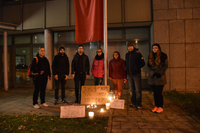protest consulatul general al Romaniei la Munchen - FB Oana Mihaela Baciu