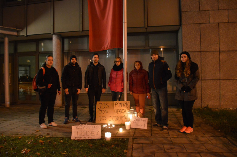 protest consulatul general al Romaniei la Munchen - FB Oana Mihaela Baciu