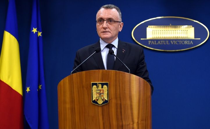 Petiție pentru demiterea ministrului Educației. Cîmpeanu: „Demiterea unui ministru este un obiectiv al oricărui partid din opoziție”