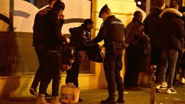 PARIS 17 PERCHEZITIE STRADA POLITIE ATAC GettyImages-497049132