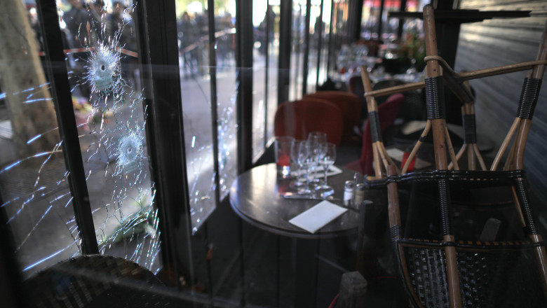 restaurant gloante geam spart atentate paris franta GettyImages-497244176