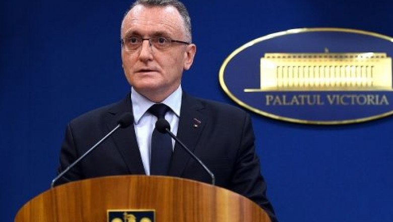 Ministrul Educației, Sorin Cîmpeanu, face o declarație de presa la Guvern