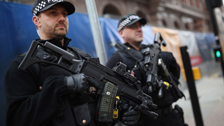 politia politie politisti inarmati marea britanie anglia 2GettyImages-497507670