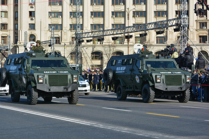 Parada militara 2015 Piata Constitutiei - Fortele Terestre Romane 12