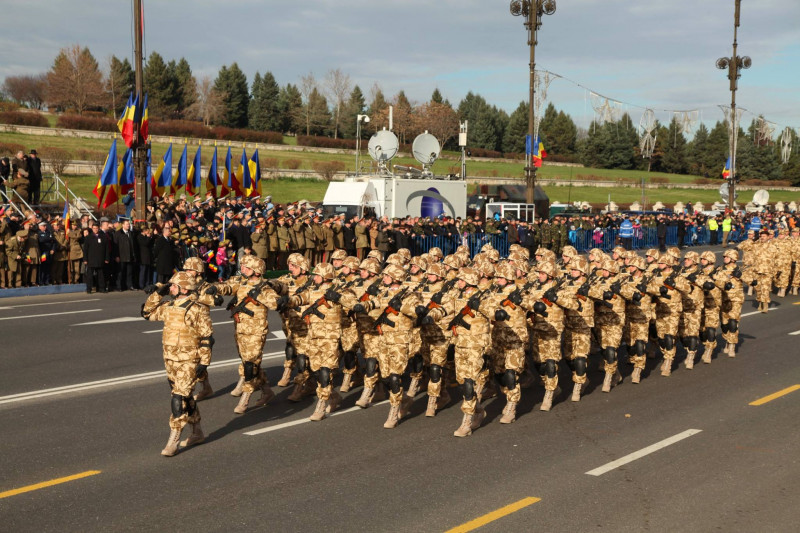 Parada militara 2015 Piata Constitutiei - Fortele Terestre Romane 16