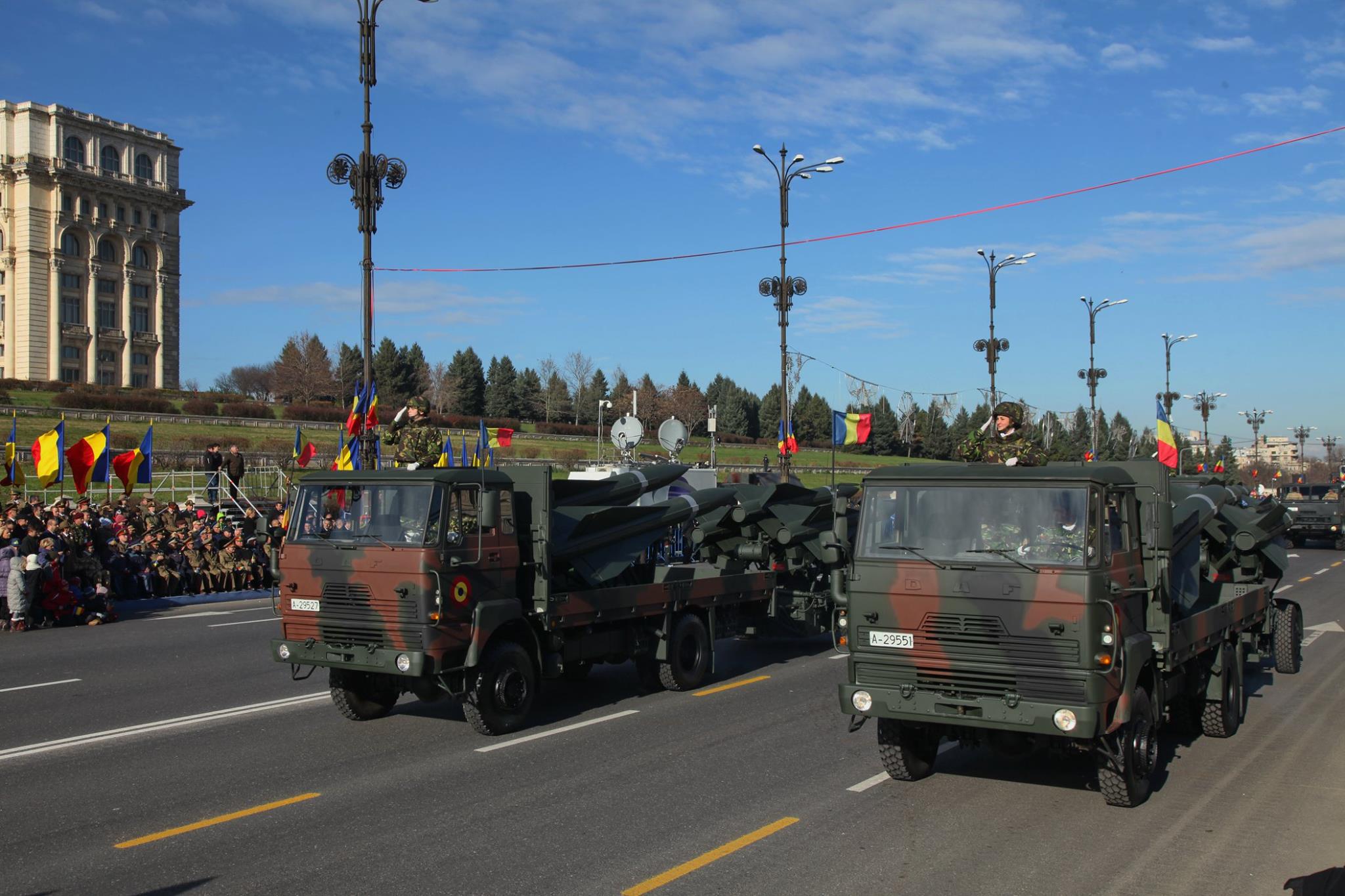 Parada militara 2015 Piata Constitutiei - Fortele Terestre Romane 30