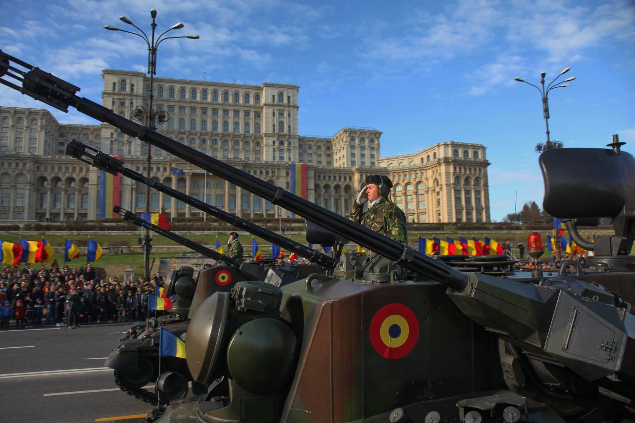 Parada militara 2015 Piata Constitutiei - Fortele Terestre Romane 28