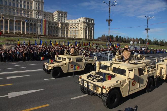 Parada militara 2015 Piata Constitutiei - Fortele Terestre Romane 29