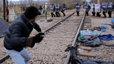 imigranti violente macedonia nov 2015 - GettyImages-499062612