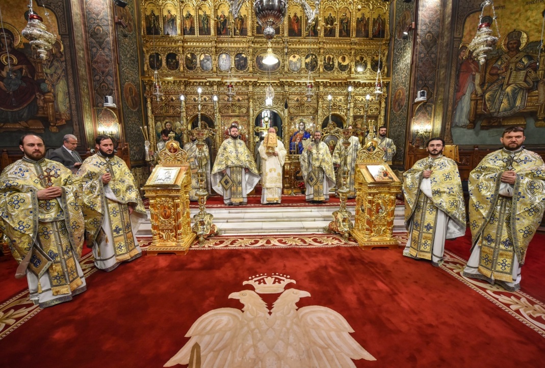 Patriarhia și inițiatorul proiectului de lege privind Ziua Tricolorului se contrazic pe rugăciune: „E înscrisă în regulamentul militar”