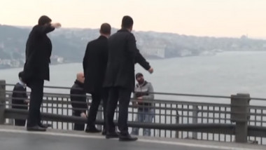erdogan convinge un sinucigas sa nu se arunce de pe pod